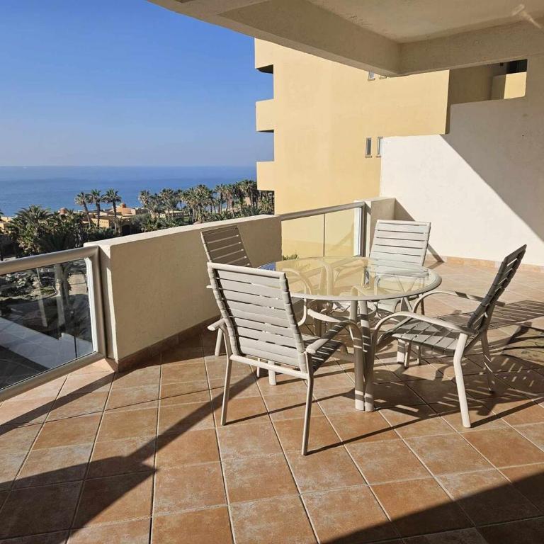 Las Palmas Resort - Two-Bedroom Apartment with Balcony and Sea View - 5