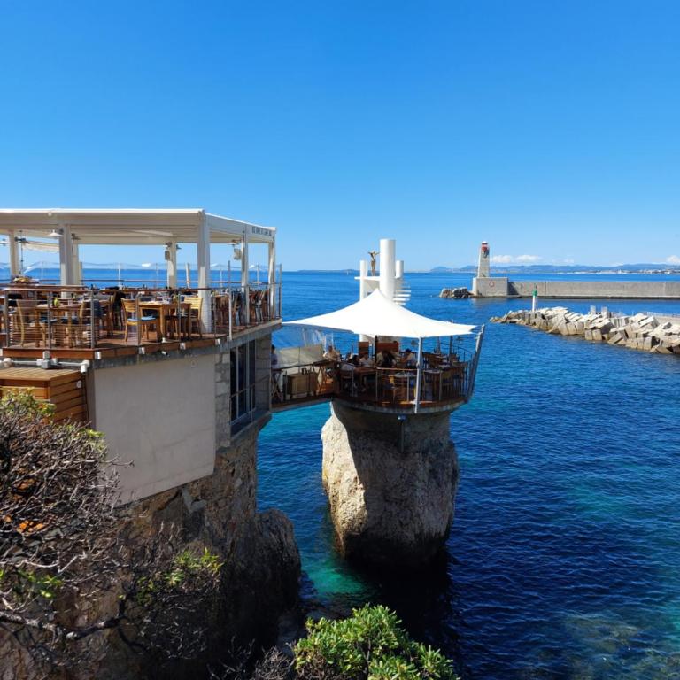 Appartement 2P rénové avec terrasse au Port de Nice - Apartamento de 1 dormitorio - 32