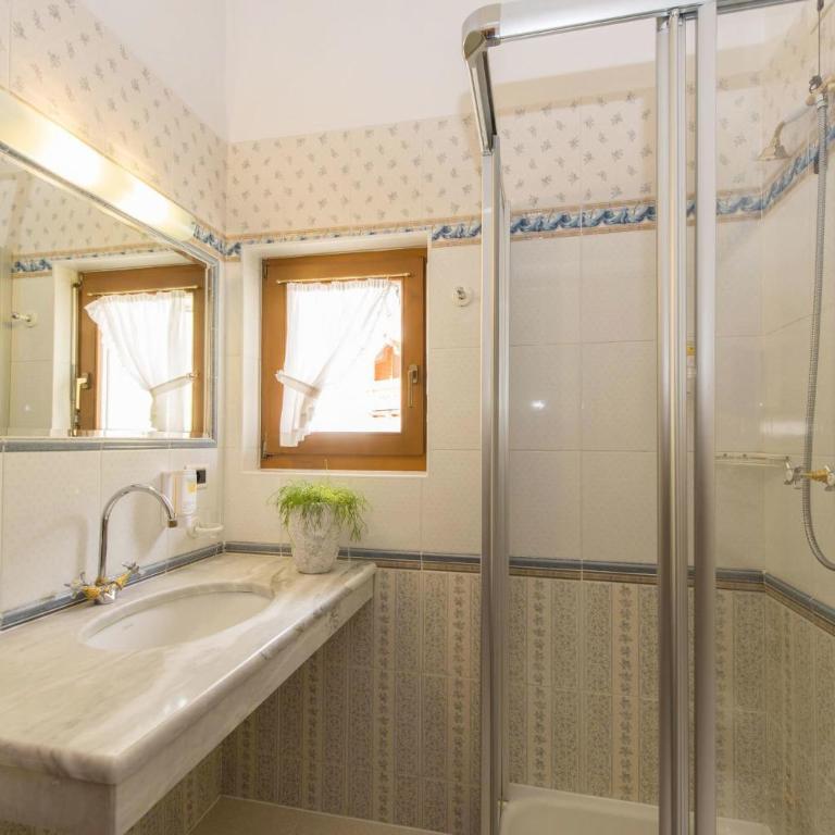 Santeshotel - Doppel- oder Zweibettzimmer - 5