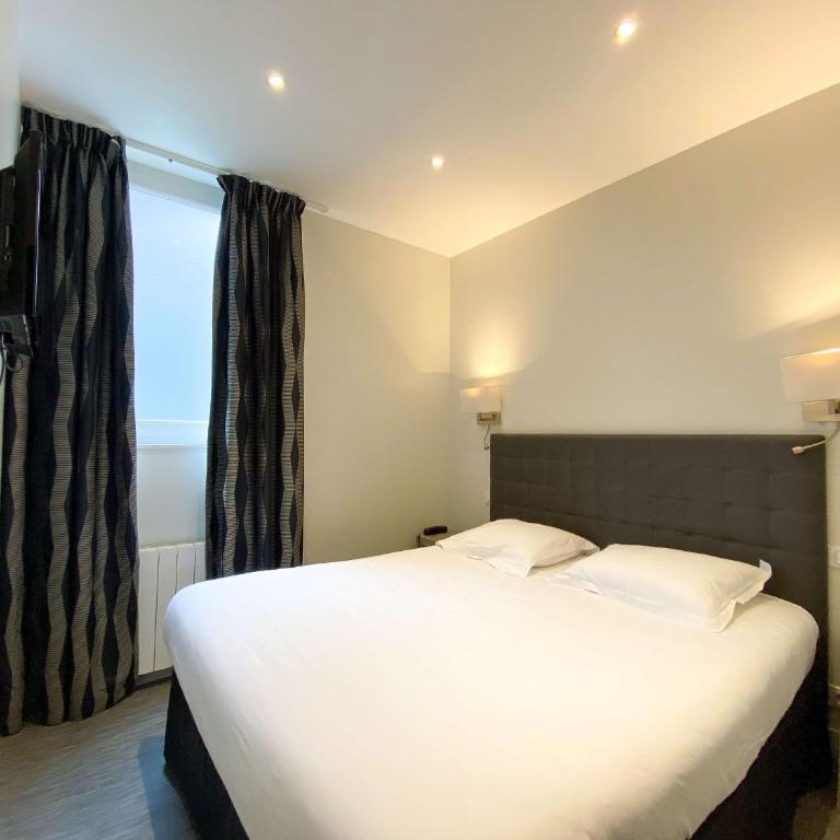Best Western Le Cheval Blanc -Vue sur le port-plein centre ville - Studio avec Lit Queen-Size - Non-Fumeurs - 1