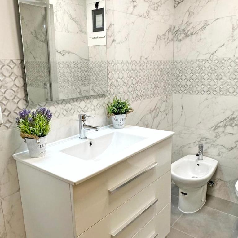 ROMA 7 - Alquiler solo Familias - Apartamento - 53