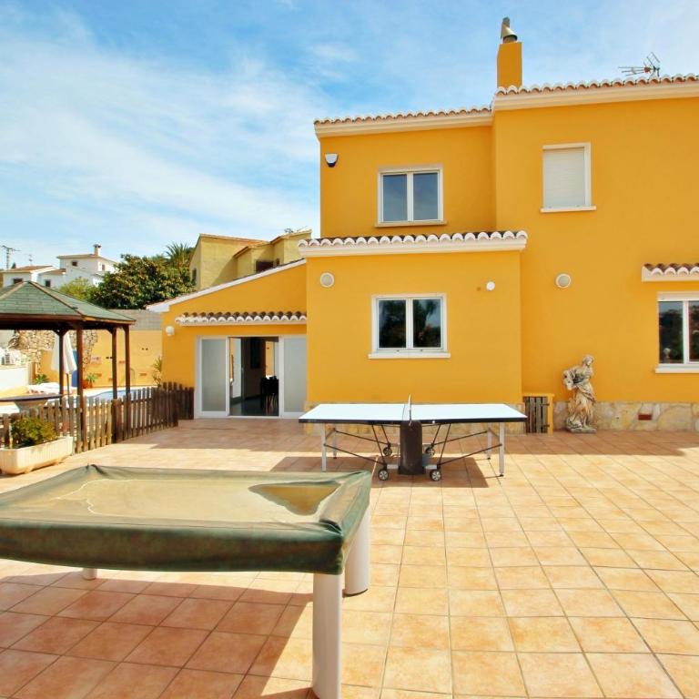 Angevic - a delightful villa located in the town of Moraira - Four-Bedroom House - 10