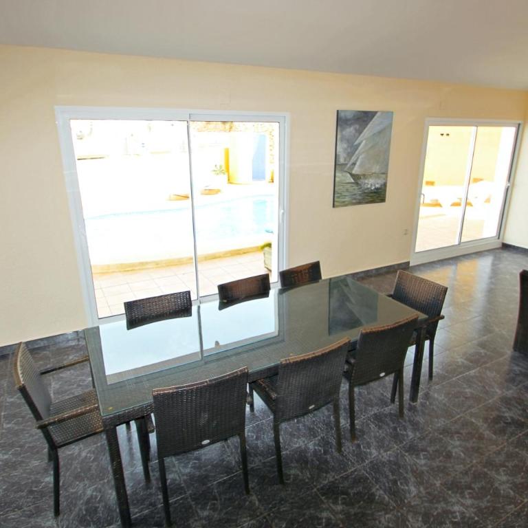Angevic - a delightful villa located in the town of Moraira - Four-Bedroom House - 17