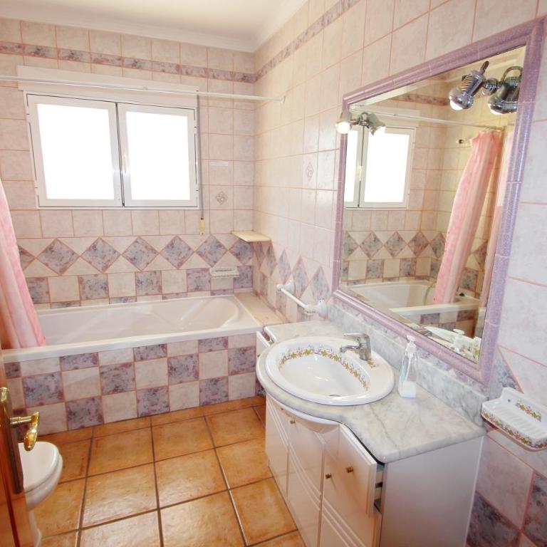 Angevic - a delightful villa located in the town of Moraira - Four-Bedroom House - 28
