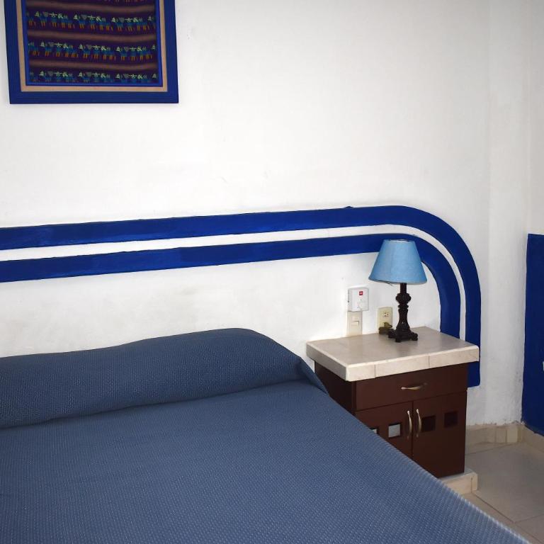 Plaza Almendros Hotel Isla Mujeres - Queen Room - 6