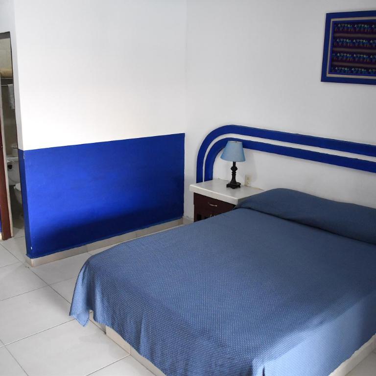 Plaza Almendros Hotel Isla Mujeres - Queen Room - 3