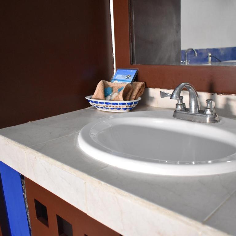 Plaza Almendros Hotel Isla Mujeres - Queen Room - 11