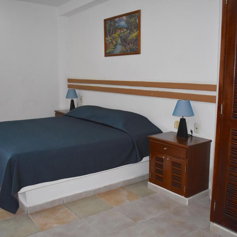 Plaza Almendros Hotel Isla Mujeres - King Room - 8