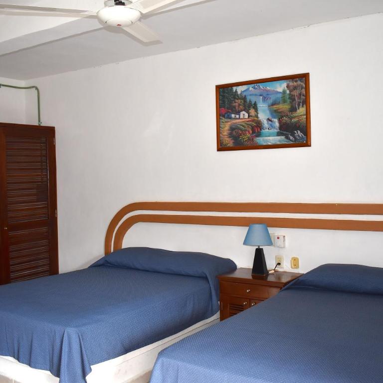Plaza Almendros Hotel Isla Mujeres - Superior Quadruple Room - 8