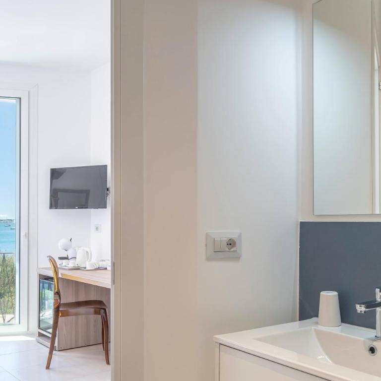 Dimore delle Zagare Molo - Deluxe Double Room with Sea View - 16