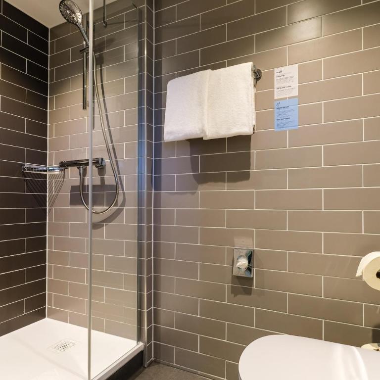 Holiday Inn Express Ajaccio by IHG - Chambre Lit Queen-Size Standard - Petit-Déjeuner Gratuit - 6