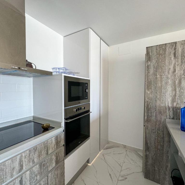 Luxury Oceanfront Amazing view Playa del Acequion - Apartamento de 3 dormitorios - 16