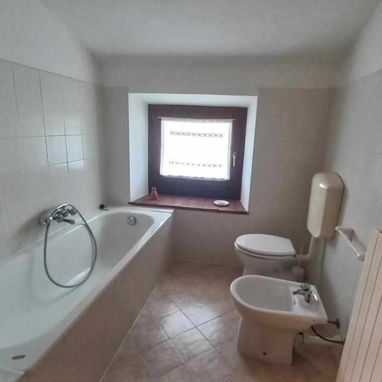 Antico Casale AlleCalcarole - Camera Matrimoniale con Bagno Privato - 8