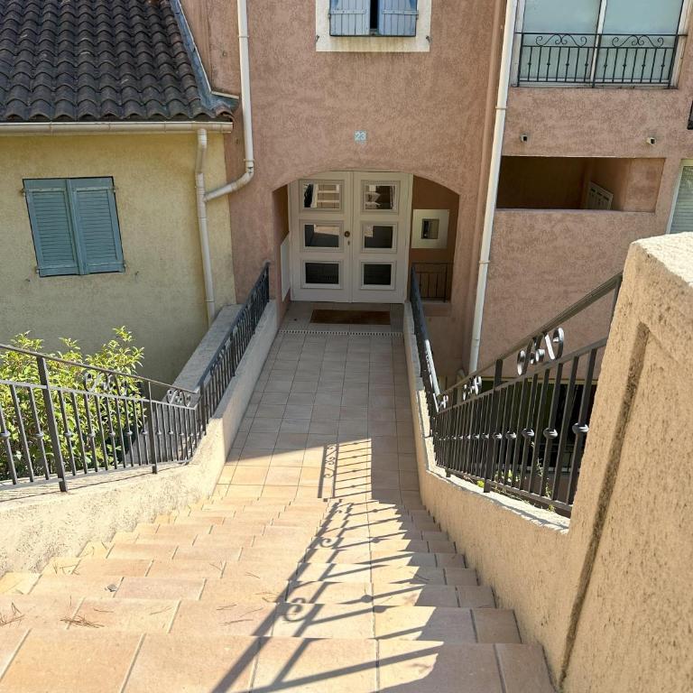Superbe 3pièces, balcon, garage, clim, piscine - Appartement 2 Chambres - 27