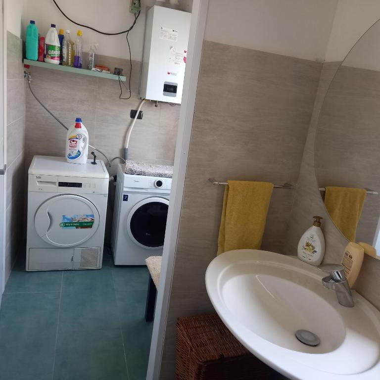 Arena in fiera - Three-Bedroom Apartment with Balcony - 30