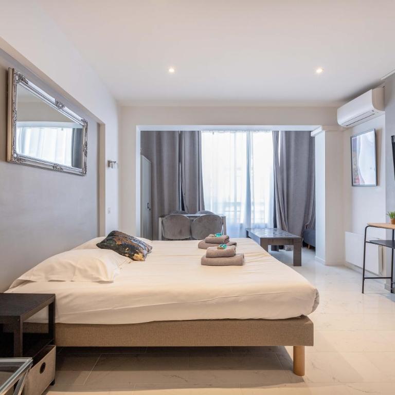 Agence des Résidences - Appartements privés du 45 CROISETTE - Standard - Studio 7 - Vue sur Ville - 2