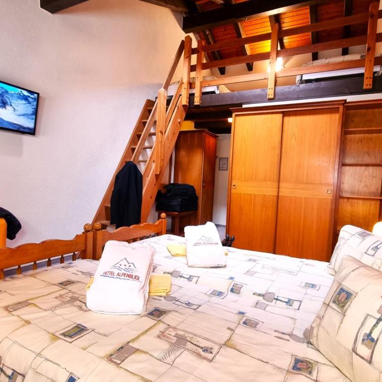 Hotel Alpenblick-Leukerbad-Therme - Classic Vierbettzimmer, Zugang zum Spa und Nutzung der Seilbahn - 4