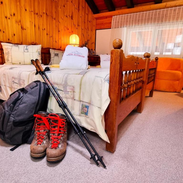 Hotel Alpenblick-Leukerbad-Therme - Classic Vierbettzimmer, Zugang zum Spa und Nutzung der Seilbahn - 5