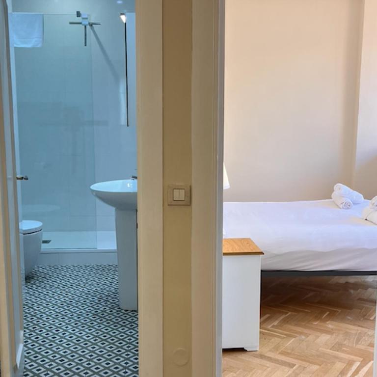 BALMES - Atico con terraza en Sant Gervasi - Three-Bedroom Apartment - 23