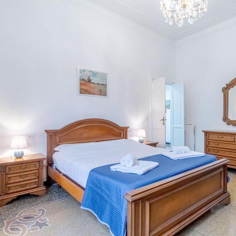 GuestHost - Genova San Fruttuoso Vintage & Roomy Flat - Appartamento con 2 Camere da Letto - 1