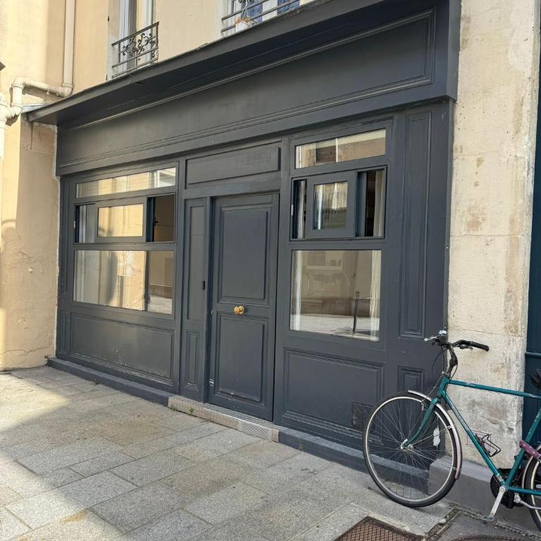 Ancien Atelier Parisien Grand 2 pièces - One-Bedroom Apartment - 1