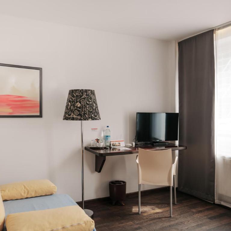 Helvetia Rooms - Self Check-In - Superior Doppelzimmer - 4