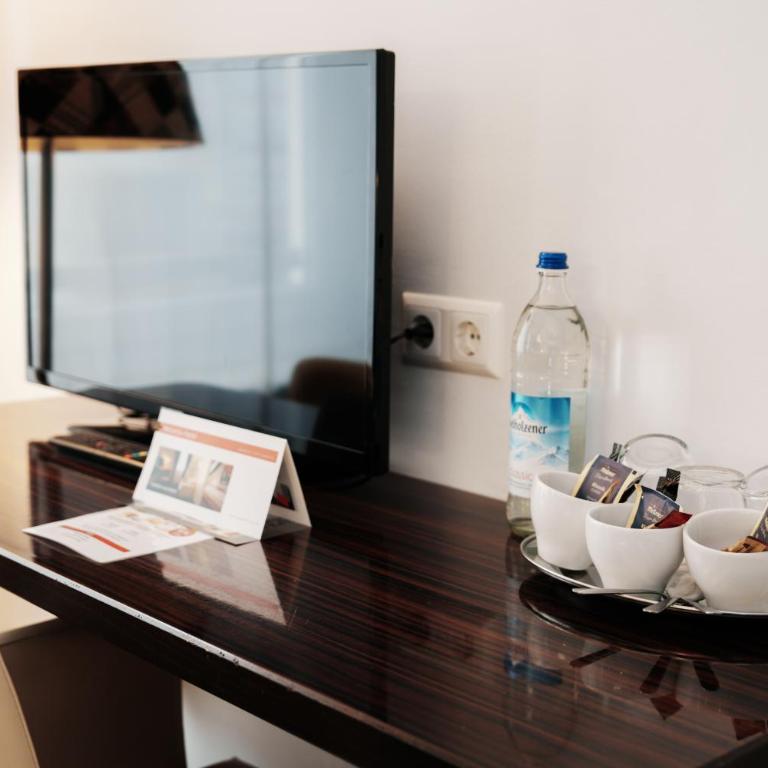 Helvetia Rooms - Self Check-In - Comfort Dreibettzimmer - 5