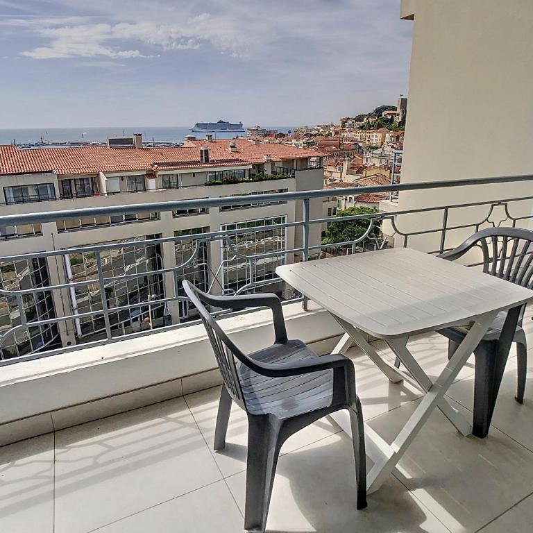 Lovely, modern studio with sea view 117 - Studio avec Balcon - 2