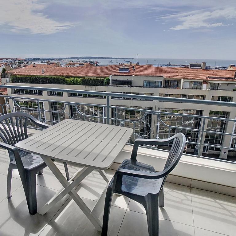 Lovely, modern studio with sea view 117 - Studio avec Balcon - 5