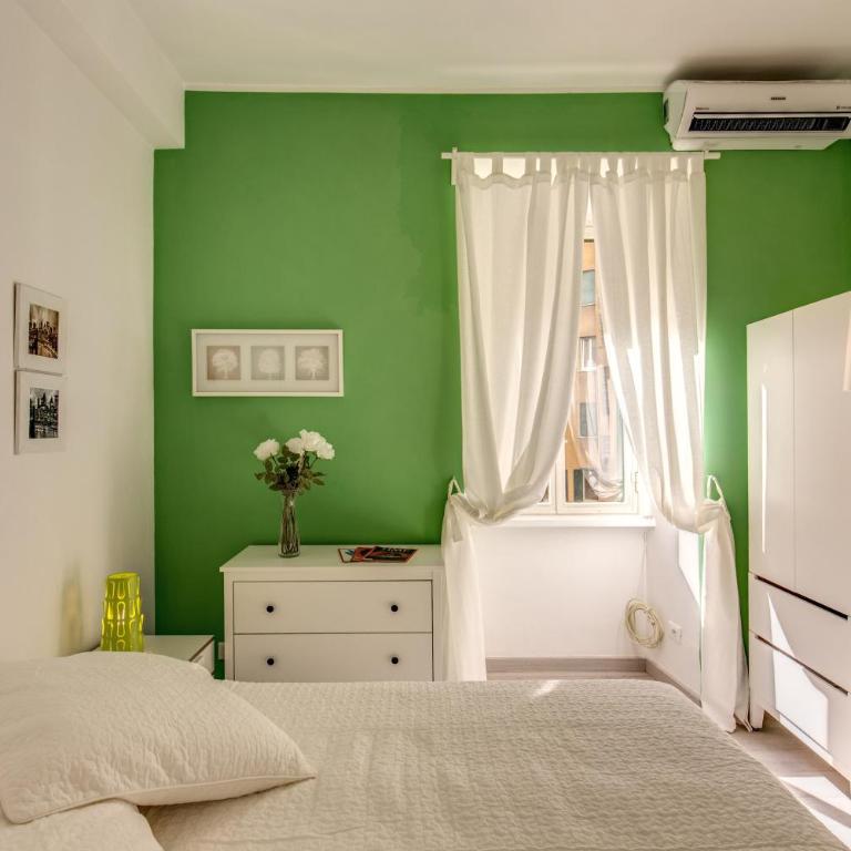 M&L Apartment - Caracalla Holiday - Habitación Doble con baño privado externo - 1 o 2 camas - 7
