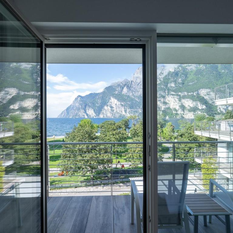Hotel Bellariva - Camera Matrimoniale Deluxe con Vista Lago e Balcone - 10