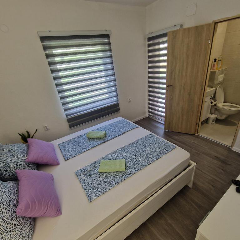 Visit Dreznica - Canyon Retreat - Deluxe Double or Twin Room with Balcony - 1