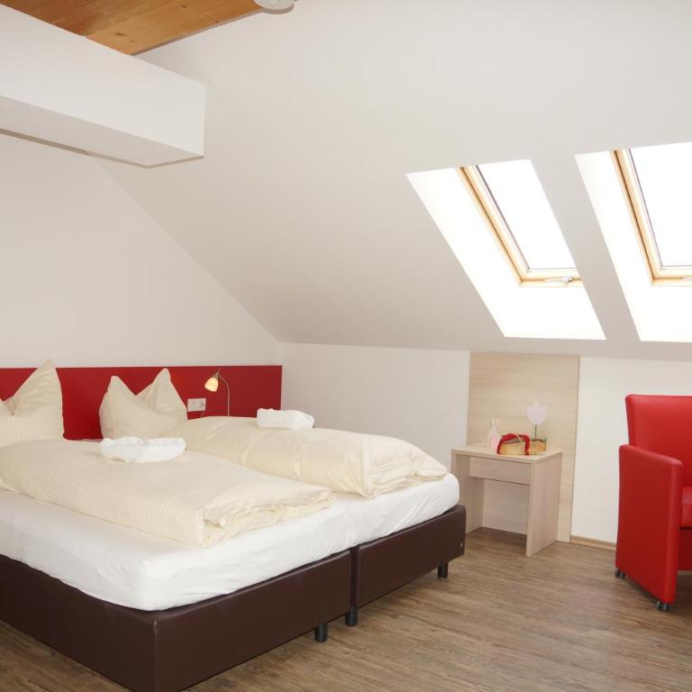 Seehotel und Appartements Schnöller - Doppelzimmer mit Gemeinschaftsdusche und -WC - 3