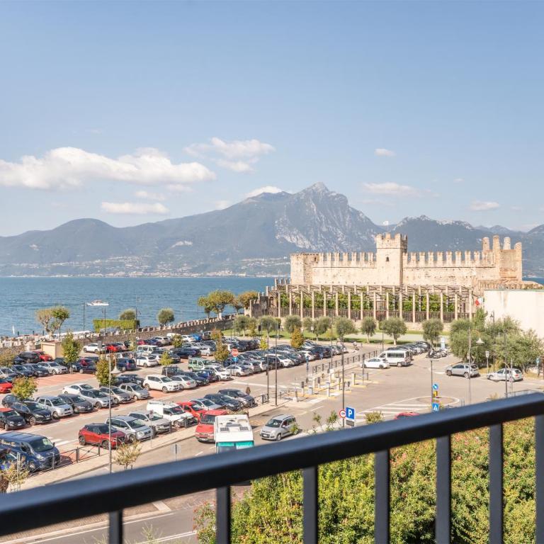 Hotel Al Castello - Chambre Double ou Lits Jumeaux Deluxe - Vue sur Lac - 1