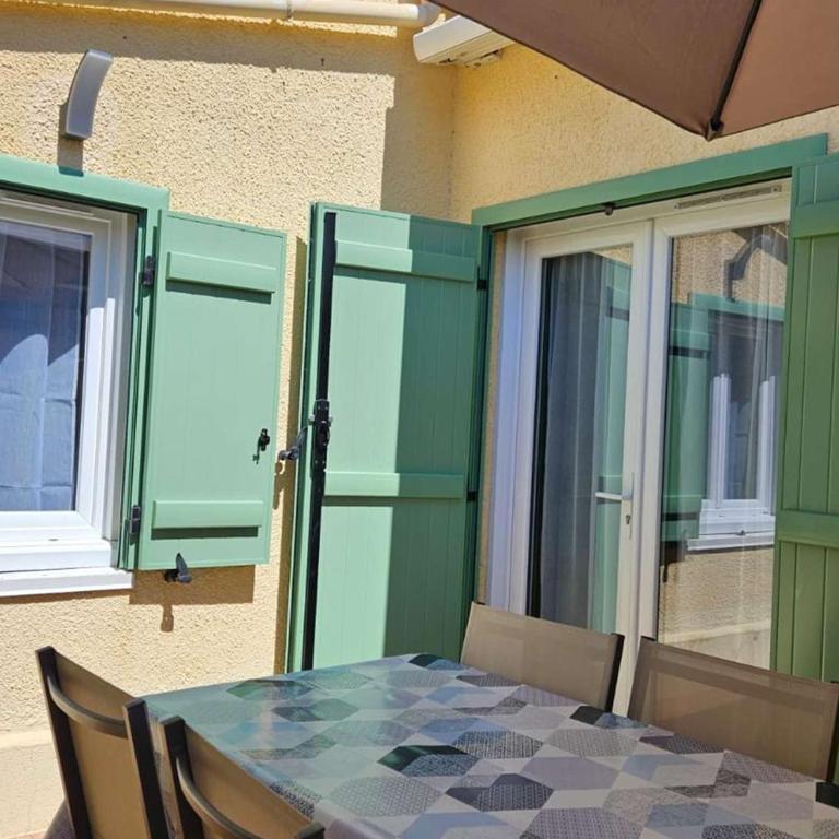 Appartement T2 Mezzanine, 6 couchages, bord de plage, parking privé, proche commerces et Aqualand - FR-1-81-47 - Appartamento (6 Adulti) - 16