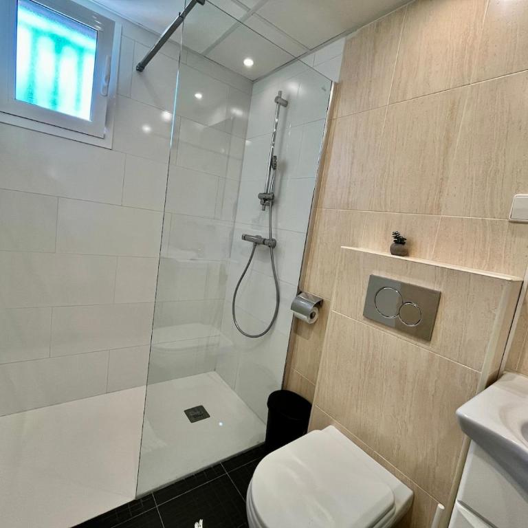 2 bedroom apartment walking distance to the beach - Apartamento de 2 dormitorios - 21