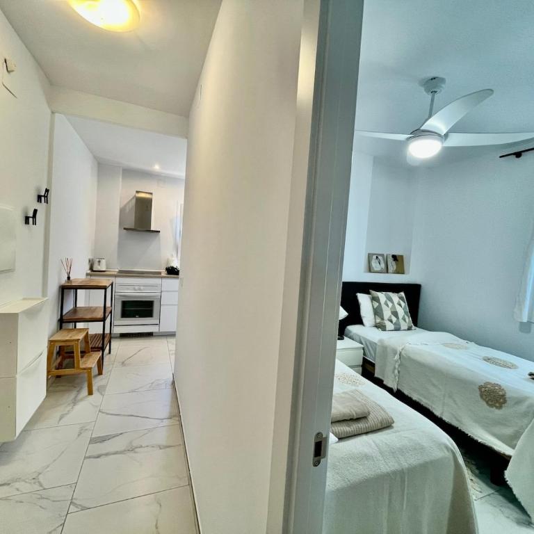 2 bedroom apartment walking distance to the beach - Apartamento de 2 dormitorios - 19