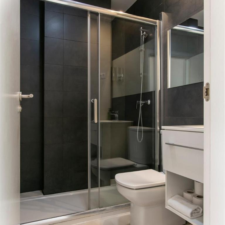 Chic and Modern Apartments in Gracia - One-Bedroom Apartment - 14
