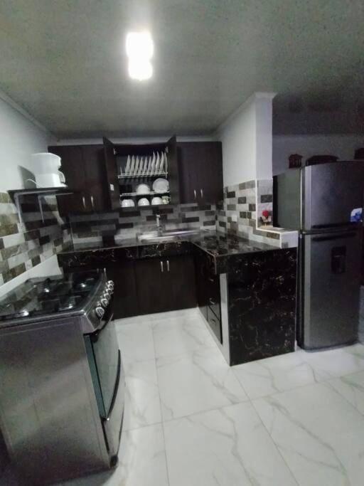 RentalsOP Q01 Linda casa en el corazón de Armenia a min de los parques - Casa de 5 dormitorios - 4