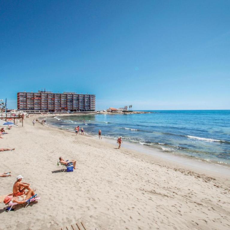 Gorgeous Apartment In Torrevieja - Apartamento de 1 dormitorio - 3