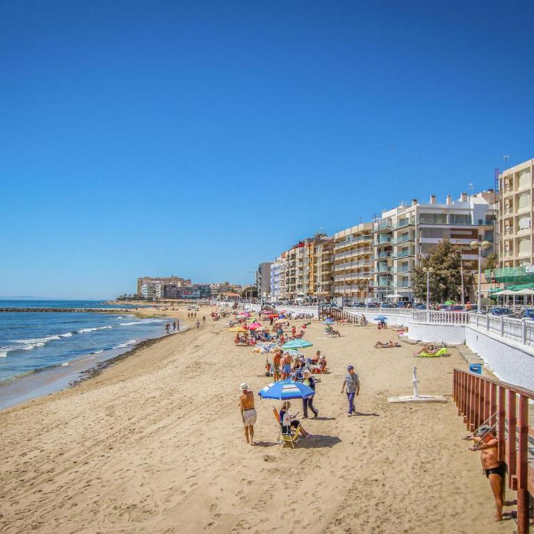 Gorgeous Apartment In Torrevieja - Apartamento de 1 dormitorio - 14