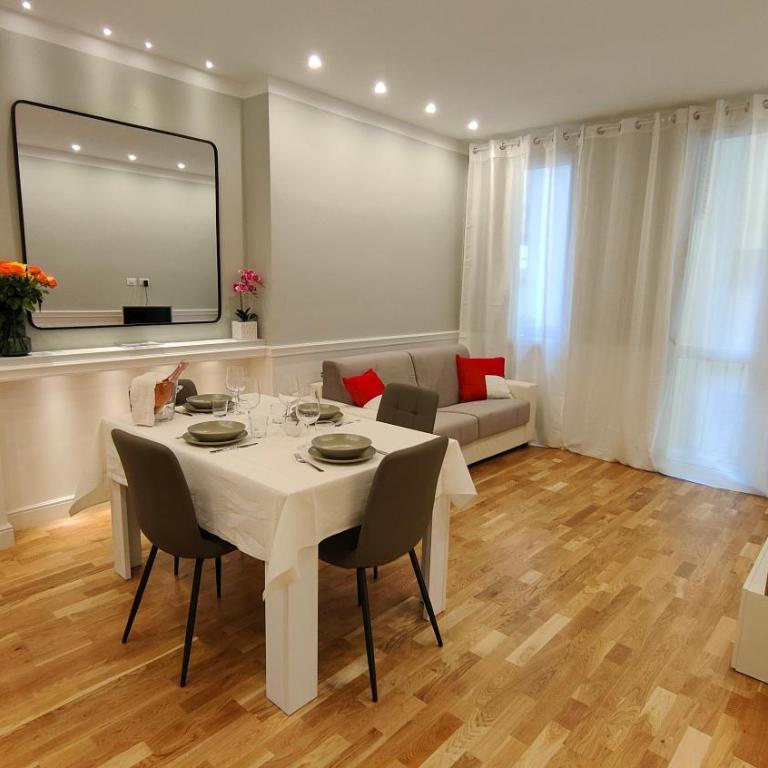 Residenza Claudia - Appartamento con 2 Camere da Letto e Balcone - 1