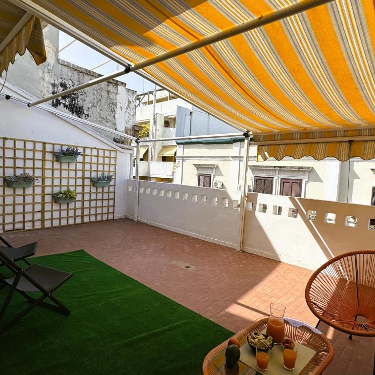 Attico 72 - Appartamento con 2 Camere da Letto - 45