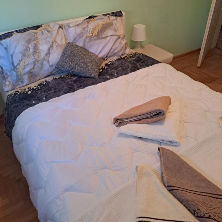 Apartman Swiss - Two-Bedroom Apartment - 24