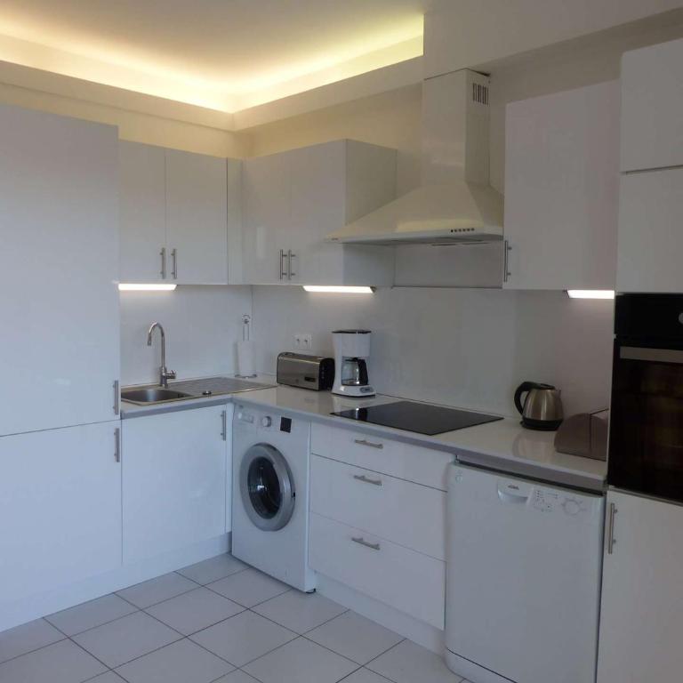 Appartement T2 au Lavandou avec Parking et Terrasse Vue Mer - FR-1-308-197 - Appartamento - 5