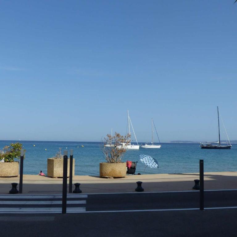 Appartement T2 au Lavandou avec Parking et Terrasse Vue Mer - FR-1-308-197 - Appartamento - 10