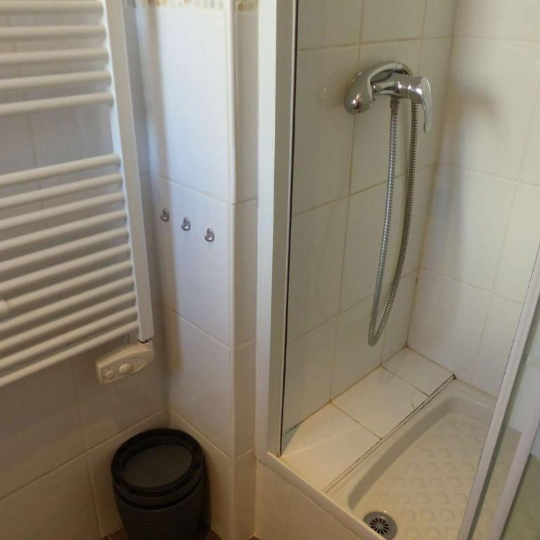 Appartement T2 au Lavandou avec Parking et Terrasse Vue Mer - FR-1-308-197 - Appartamento - 12