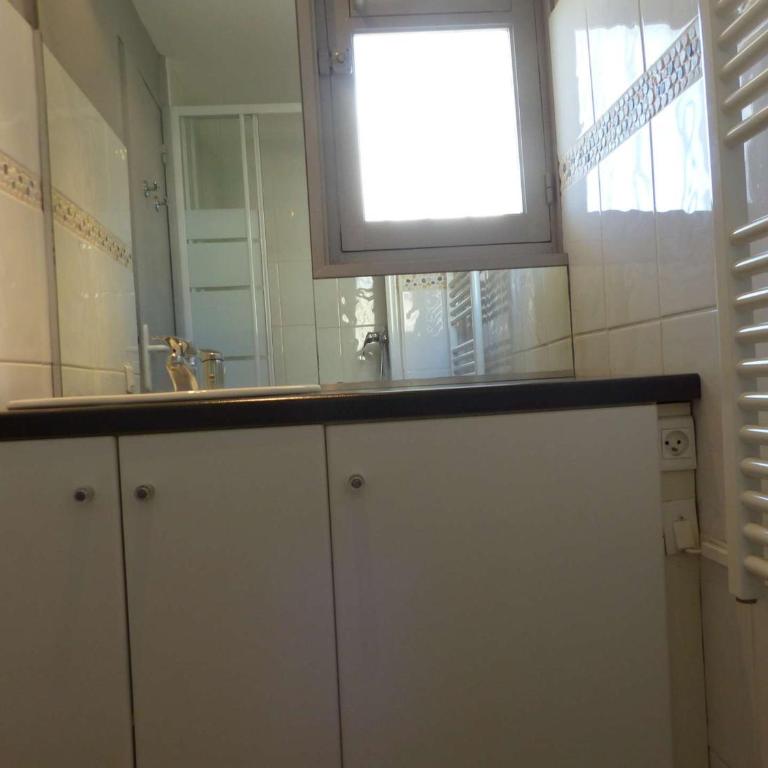 Appartement T2 au Lavandou avec Parking et Terrasse Vue Mer - FR-1-308-197 - Appartamento - 13