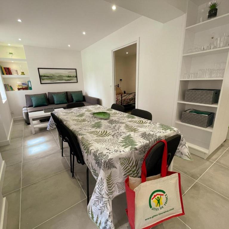 Gîte rénové 2024 calme et proche du centre, tout inclus, équipé et confortable, idéal pour découvrir Amboise - FR-1-381-580 - Ferienhaus - 4