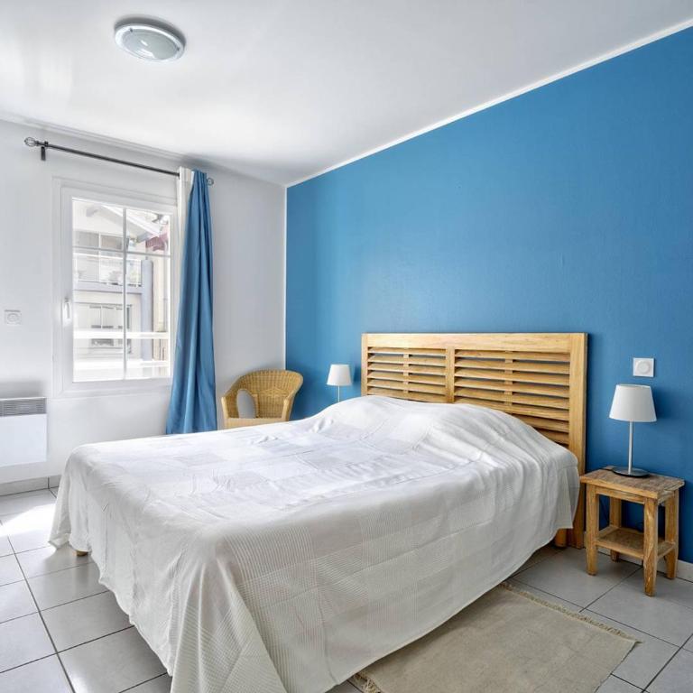 T3 Confortable à Arcachon Centre avec Loggia, Parking et Clim, à 400m de la Plage! - FR-1-433-120 - Apartment - 3